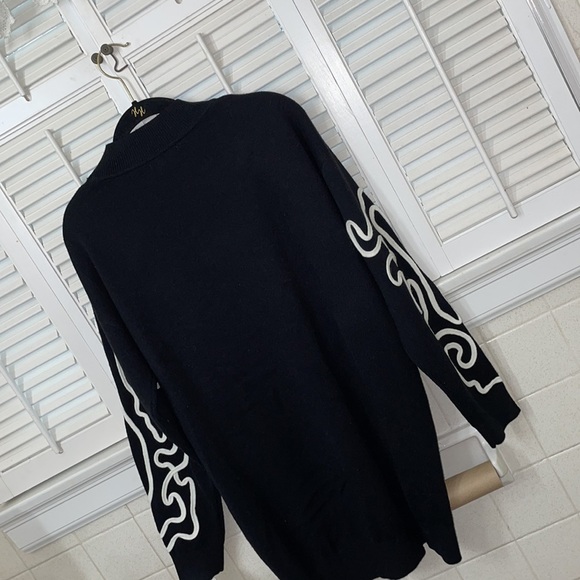 Swirl abstract knit sweater dress - Picture 2 of 3